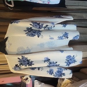Knox Rose Cardigan Ivory with blue roses. Large